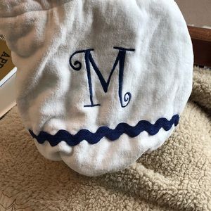 M toiletry bag